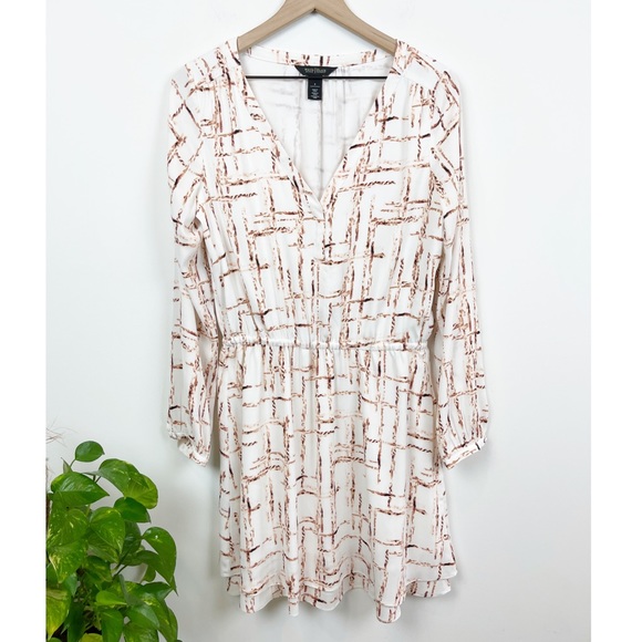 White House Black Market Dresses & Skirts - White House Black Market Long Sleeve V Neck Dress
